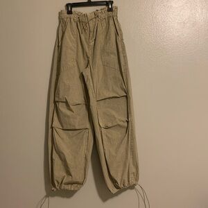 Urban Outfitters Women’s Sloan Nylon Balloon Pants Color Khaki Size SP